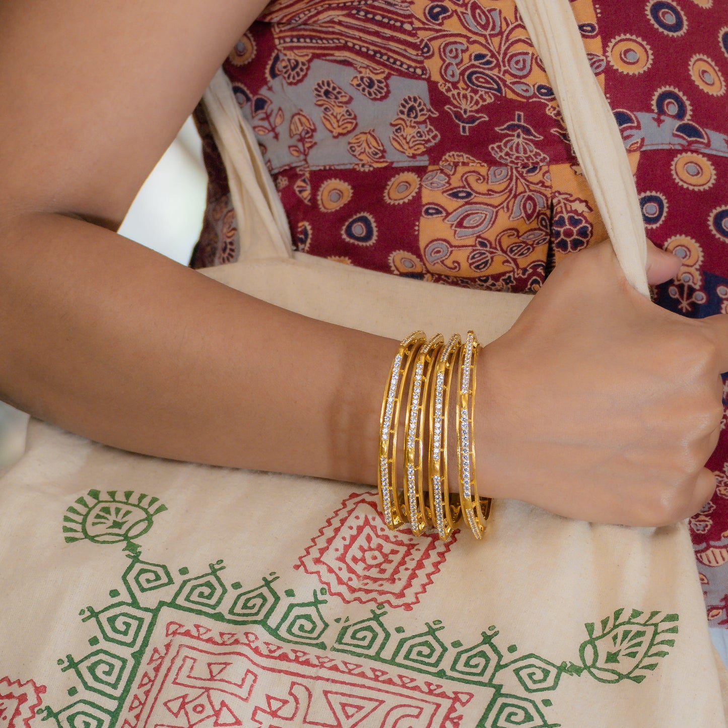 Jalsa Bangle