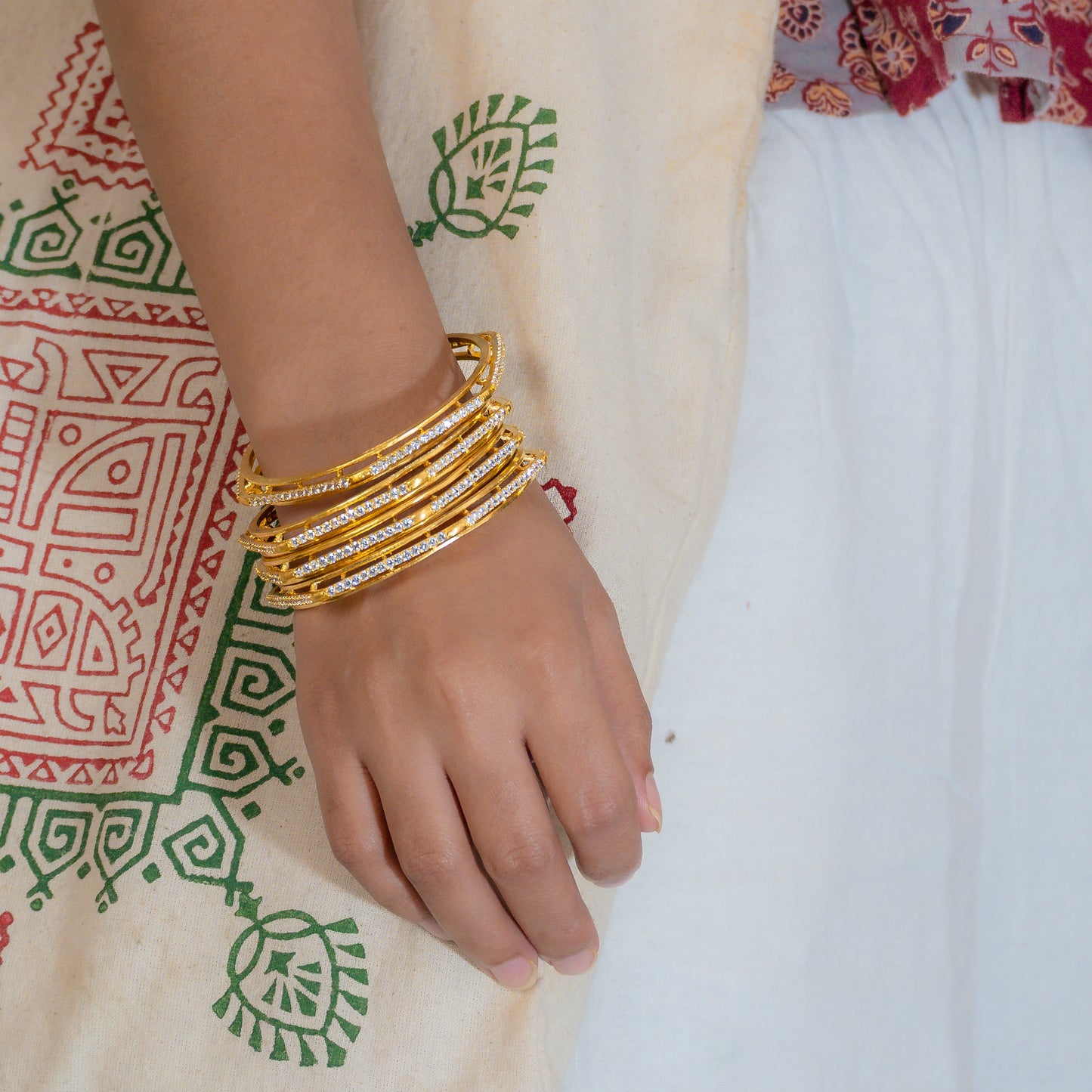 Jalsa Bangle