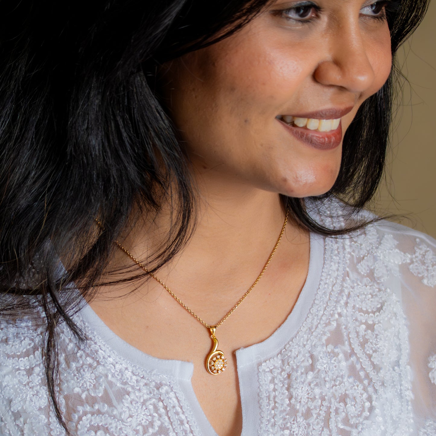Velora Pendant (Without chain)