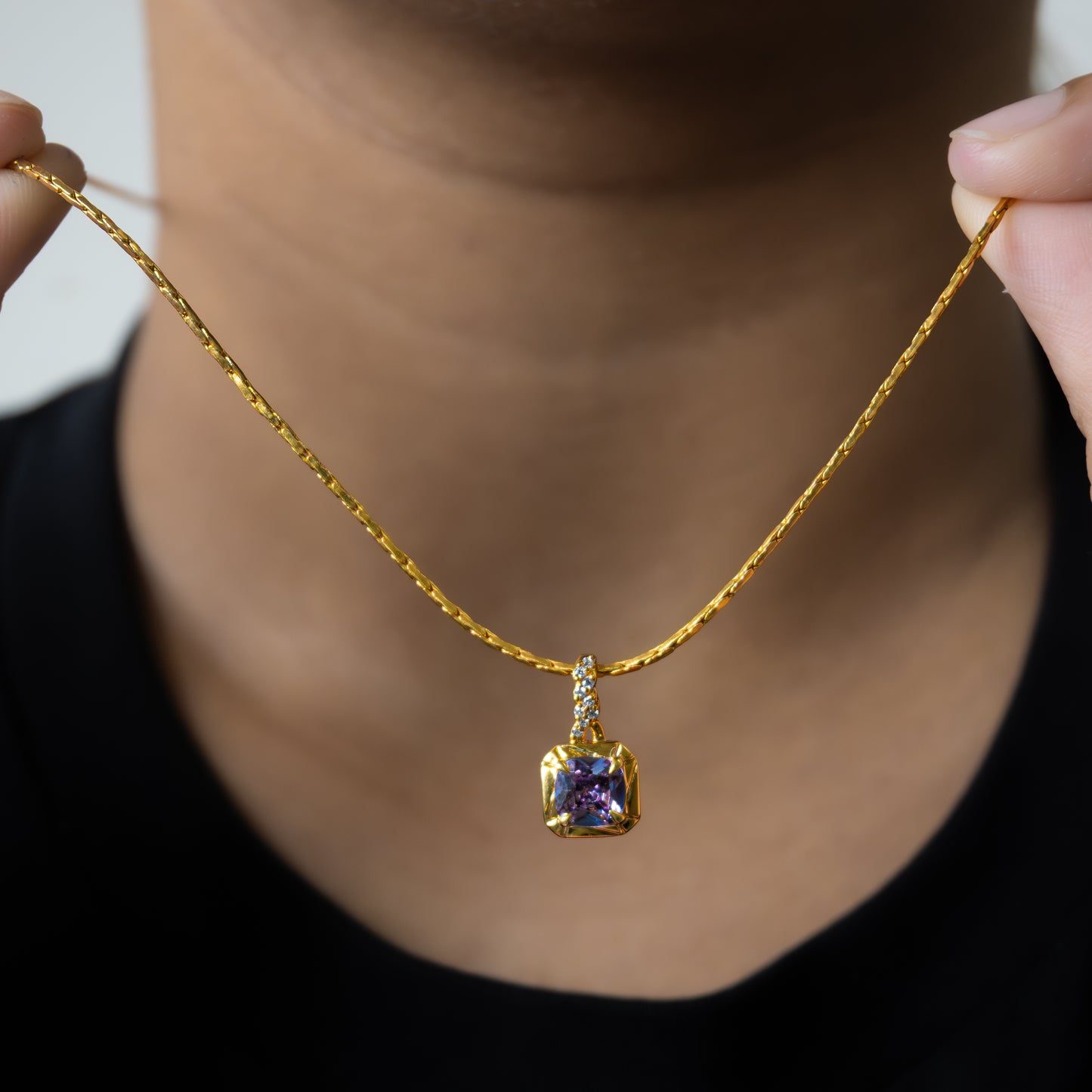 Neel Pendant