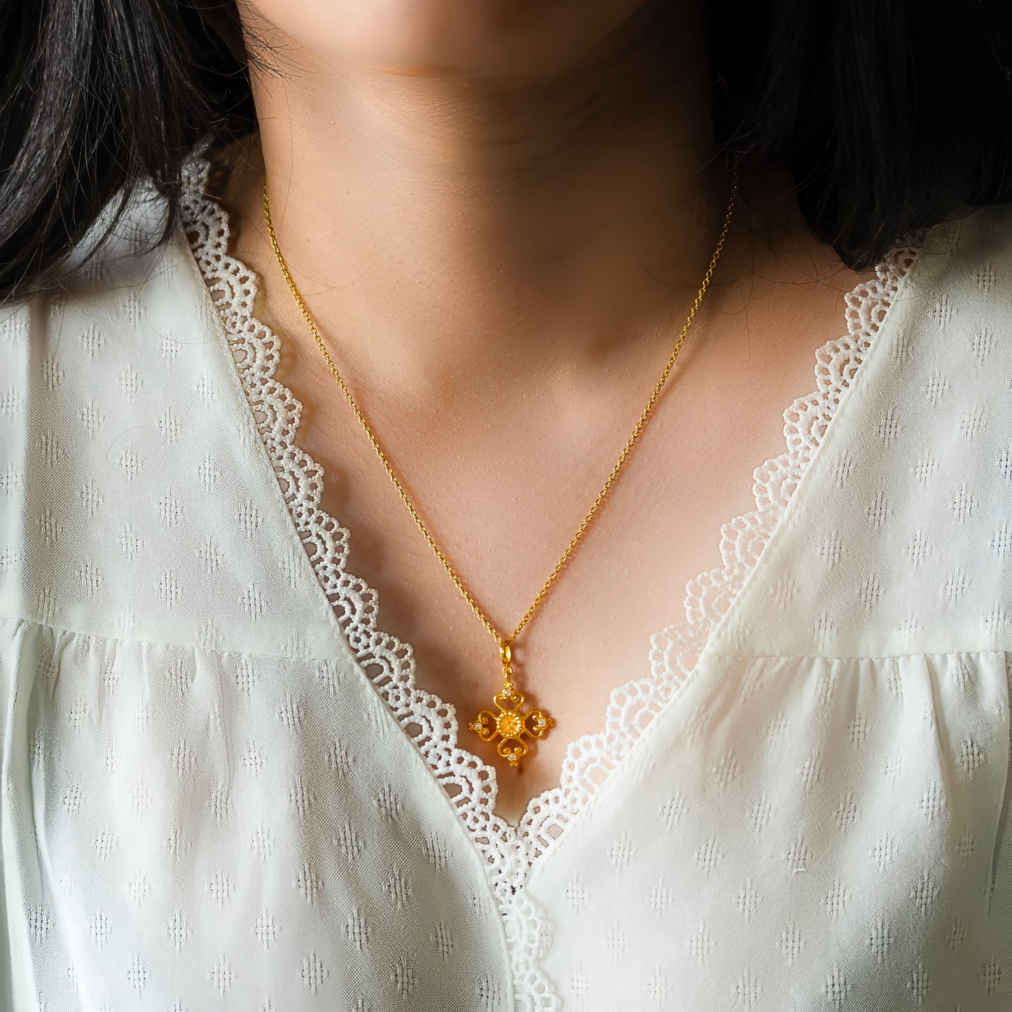 Gul Pendant (Without chain)