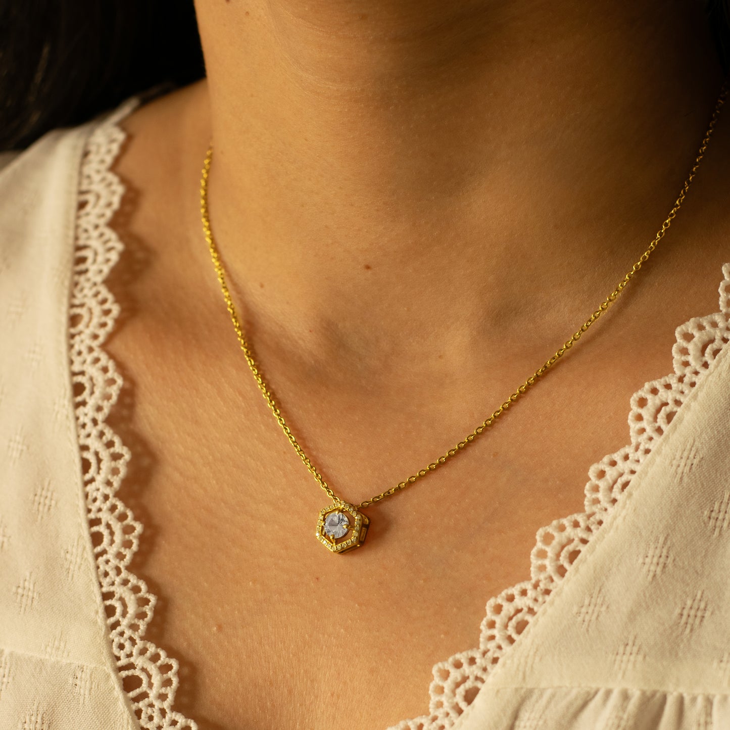 Vive Neckpiece